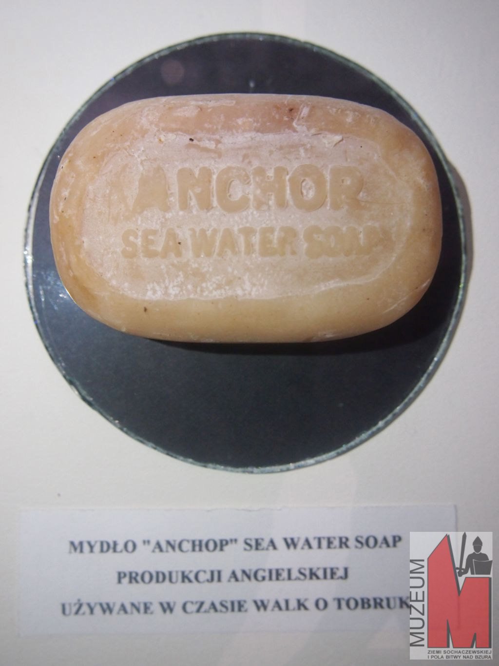 Brytyjskie-mydło-Anchor-używane-przez-Leona-Gradowskiego-Lisa-podczas-walko-o-Tobruk.jpg